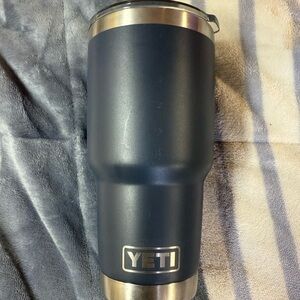30oz YETI Navy Tumbler